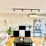 Spacious Apartment Near City Center With Balcony And Garage Parking