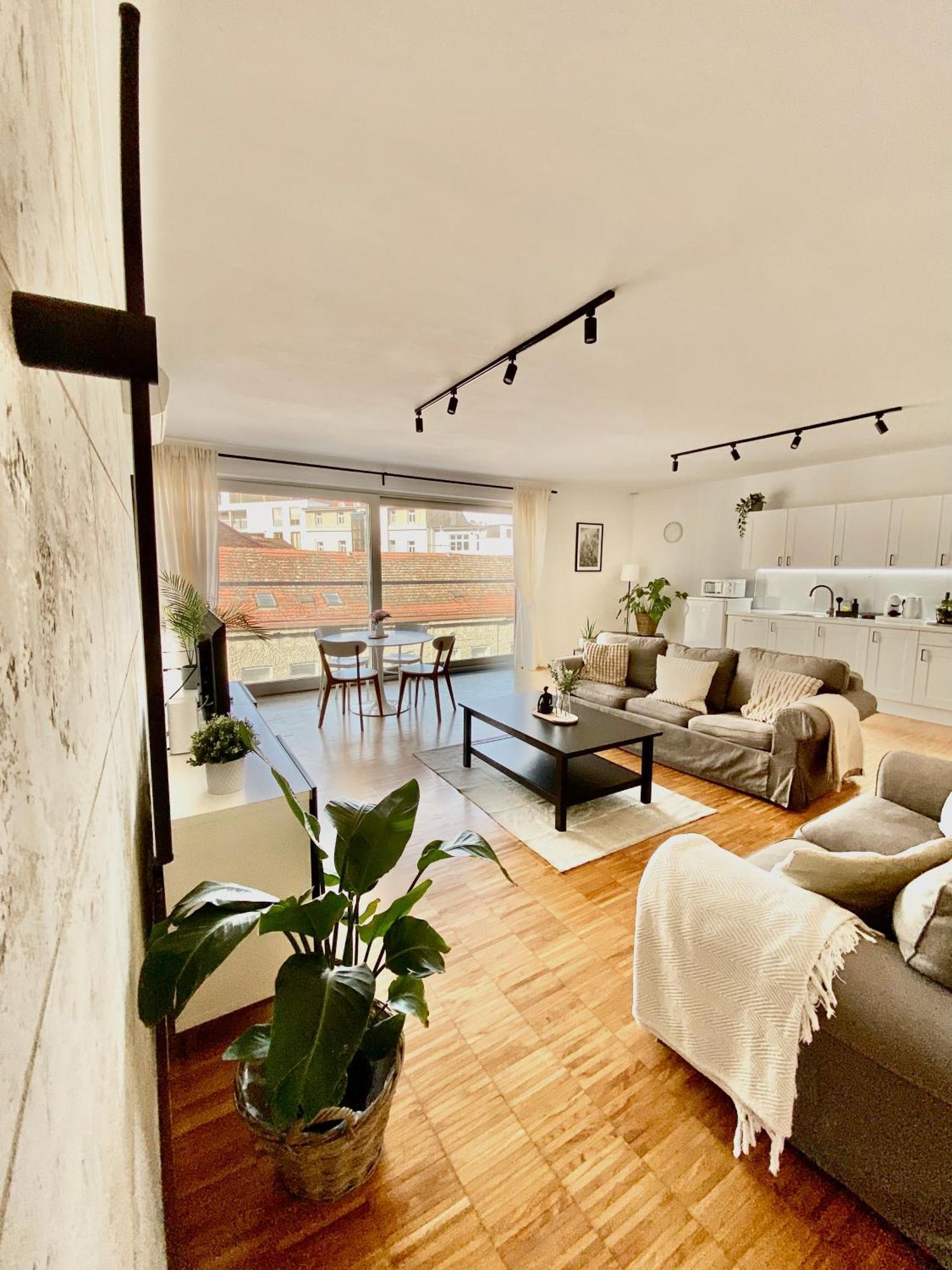 Spacious Near Center With Balcony And Garage Parking Apartment